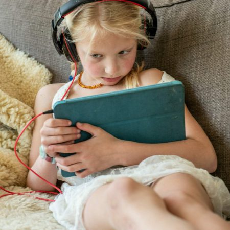 Fiona volgt thuis onderwijs Fiona volgt thuis onderwijs via robot AV1