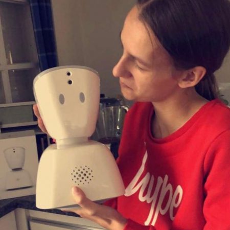 Tess met AV1 Robot Bob